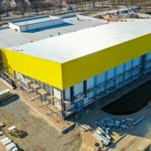В Никополе заканчивается строительство первого спорткомплекса с бассейном. Фото