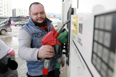 В кабмине пообещали ограничить рост цен на бензин