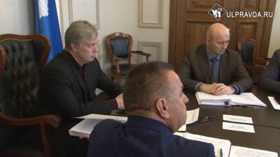 Русских и Комаров обсудили плюсы и минусы молодежной политики