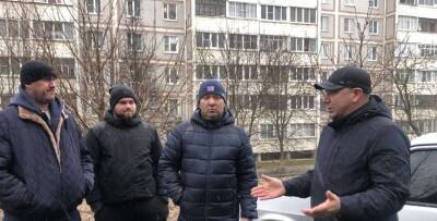 В городском округе Чехов депутат Безрукавый проверил благоустройство дворовых территорий