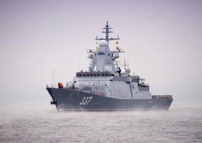 Корвет и две ДЭПЛ ВМФ РФ зашили в Манилу для пополнения запасов