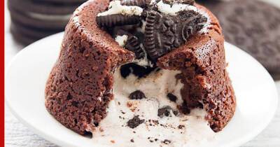30 минут на кухне: шоколадные кексы с жидкой начинкой