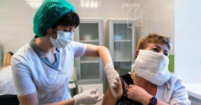 1000 гривен за вакцинацию получат не все: В "Слуге народа" уточнили детали