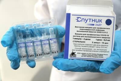 В Новосибирскую область доставили 63 тысячи доз вакцины «Спутник Лайт»