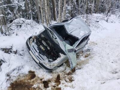 Под Ухтой 76-летний водитель не справился с управлением, пострадали три человека - komiinform.ru - Ухты - Печорск