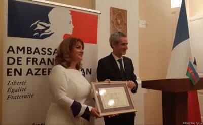 В Баку состоялось награждение Рейхан Гусейновой французским Орденом Академических Пальм (ФОТО) - trend.az - Франция - Азербайджан