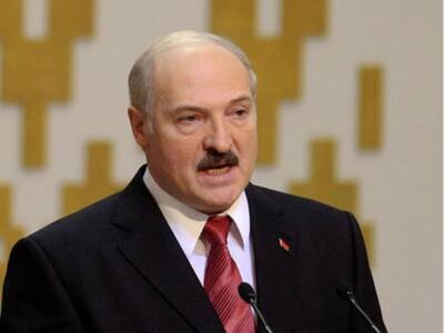 Лукашенко решил разместить мигрантов в логистическом центре