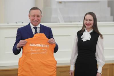 Петербургских волонтеров наградили за развитие добровольческой деятельности