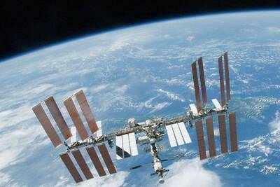 Российские военные подтвердили, что сбили спутник на орбите в рамках «успешных испытаний», а обломки, от которых дважды уклонялась МКС, — «неопасны»