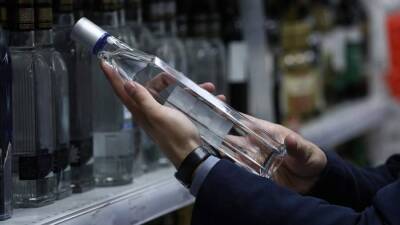 Еще по сто: в России поднимают цену на крепкий алкоголь