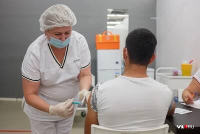Чего ждать после прививки: все побочки российских вакцин от коронавируса