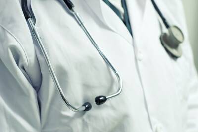 В Иркутской области уволили врача из ковидного госпиталя после конфликта с пациентом