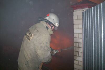 В Ивановской области возгорание сарая тушили тринадцать человек
