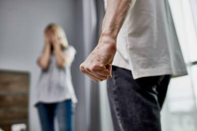 В Израиле за год на 10% увеличилось количество сообщений о домашнем насилии