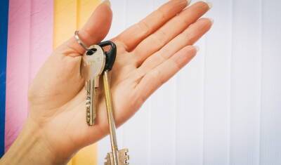 Семеро детей-сирот из Башкирии получили ключи от квартир