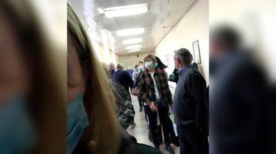 Воронежцы показали видео разборок в очереди за прививкой от COVID-19