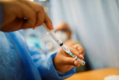 В еще одном российском регионе ввели обязательную вакцинацию для пожилых