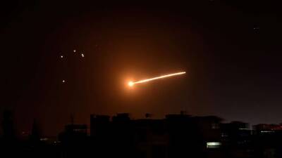 Израильская авиация атаковала объекты в пригороде Дамаска