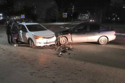 В Рязани при столкновении Chevrolet и Hyundai пострадали двое