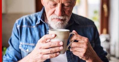 Какие риски для здоровья могут снижать чай и кофе у людей в возрасте, рассказали ученые