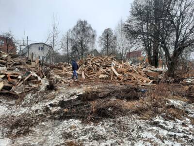Заброшенную школу снесли в деревне Бешенцево Приокского района