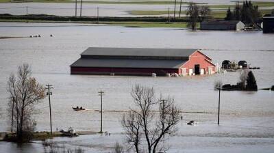В Канаде из-за наводнений и оползней погиб один человек
