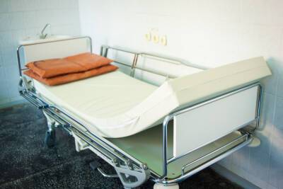 В Астрахани сокращается количество коек в ковидных госпиталях