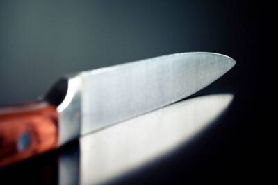Пьяного мужчину задержали на Думской за угрозы ножом продавщице