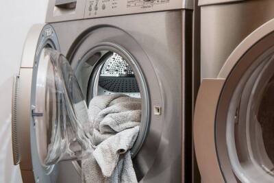 Почему дверца стиральной машины должна оставаться открытой после стирки: объяснение хозяек