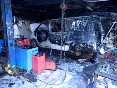 В Смоленске дотла сгорел Mercedes-Benz