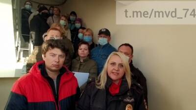 Челябинский депутат объявил голодовку в знак поддержки участковых, которых выселяют из квартир
