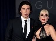 Femme fatale: Леди Гага в платье с умопомрачительным декольте на премьере в Нью-Йорке
