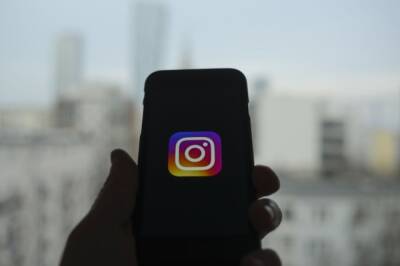 Instagram стал запрашивать видеоселфи для подтверждения личности