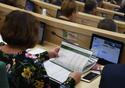 Закс Петербурга проголосовал за увеличение дефицита бюджета 2022 года до 8%