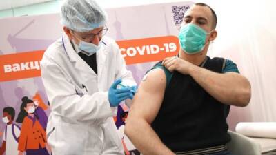 Стало известно, сколько украинцев пропустили вторую COVID-прививку