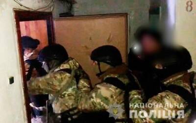 Житель Киевщины угрожал взорвать дом и расправиться с копами