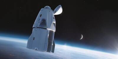 "Роскосмос" отобрал космонавтов для подготовки к полетам на Crew Dragon