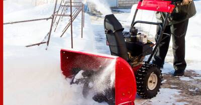 Бензиновый или электрический: какой снегоуборщик выбрать для загородного дома