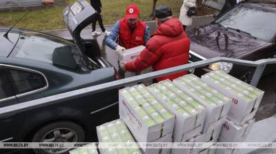 ФОТОФАКТ: Гуманитарный груз для беженцев готовят в Витебске