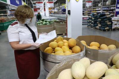 Более 100 кг опасных овощей и фруктов снято с реализации в Нижегородской области