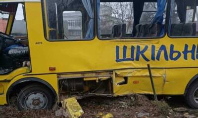 Во Львовской области школьный автобус столкнулся с грузовиком, есть пострадавшие - capital.ua - Украина - Львовская обл. - район Червоноградский