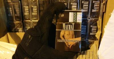 ФОТО. Литва: дальнобойщик из Латвии попался на попытке провоза контрабанды сигарет на 2 млн евро