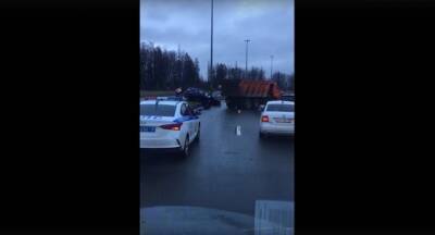 Пробка длиной в 3,5 км растянулась по Парашютной после ДТП с участием BMW и грузовика