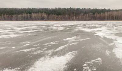 В Уфе в парке Якутова семилетняя девочка провалилась под лед