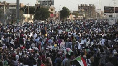 Переворот в Судане: силы безопасности страны убили двух протестующих