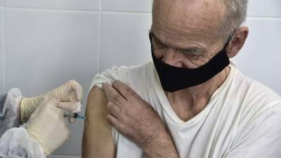 В Калининградской области ввели обязательную вакцинацию для лиц старше 60 лет