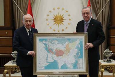 Эрдогану подарили карту «Тюркского мира» с российскими регионами
