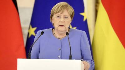 Меркель выразила солидарность с Польшей по ситуации с мигрантами