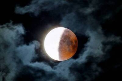 19 ноября сойдутся полнолуние и лунное затмение: что категорически нельзя делать в этот день