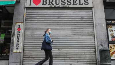 Коронавирус в Европе: Бельгия вернула масочный режим и усилила карантин